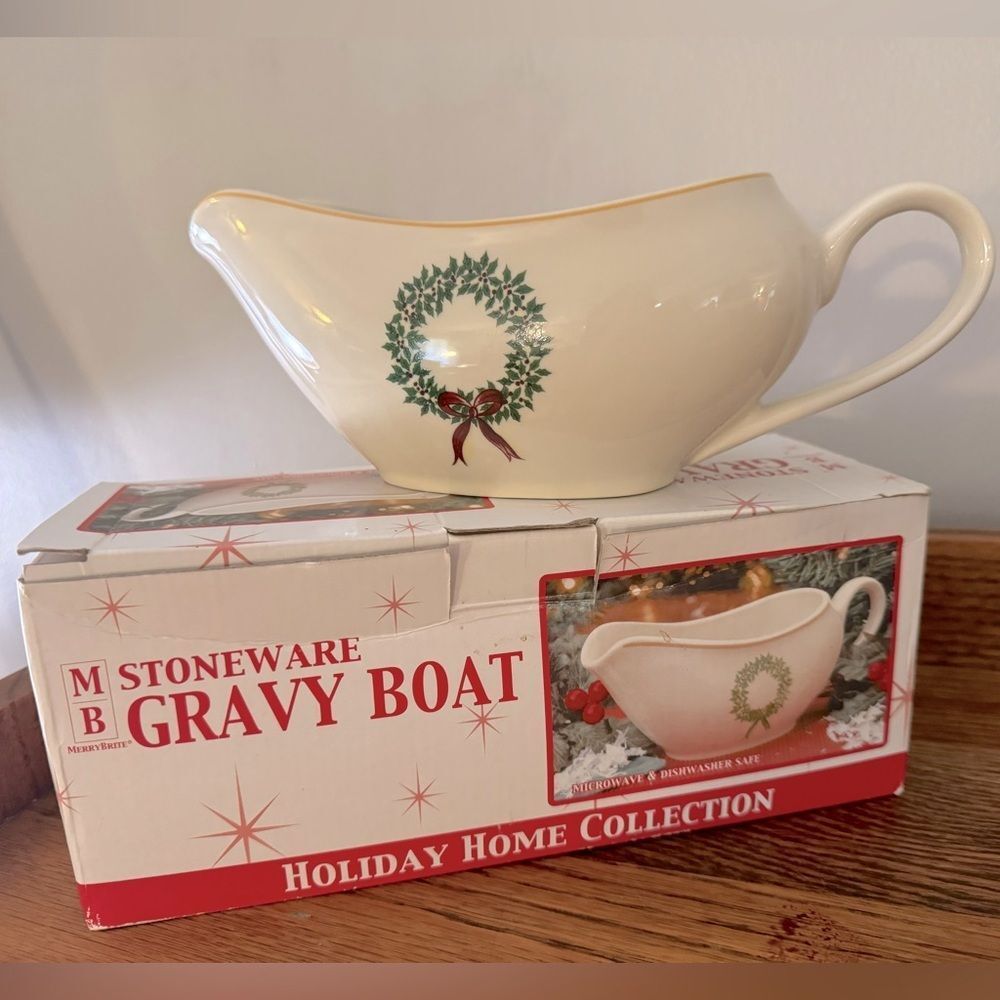 Vtg. GRAVY BOAT, "Wreath", stoneware, large, MERRY BRITE